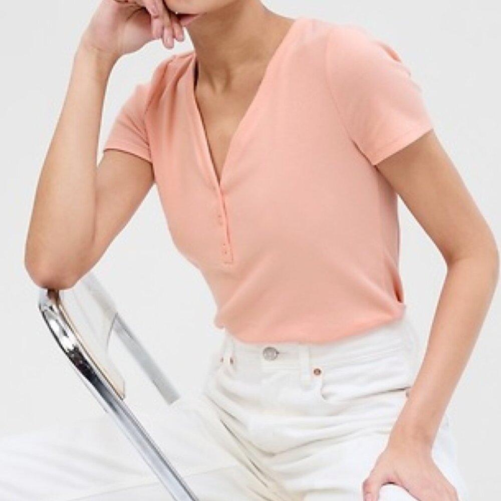 Gap Womens Fitted Ribbed Short Sleeve Henley T-Shirt